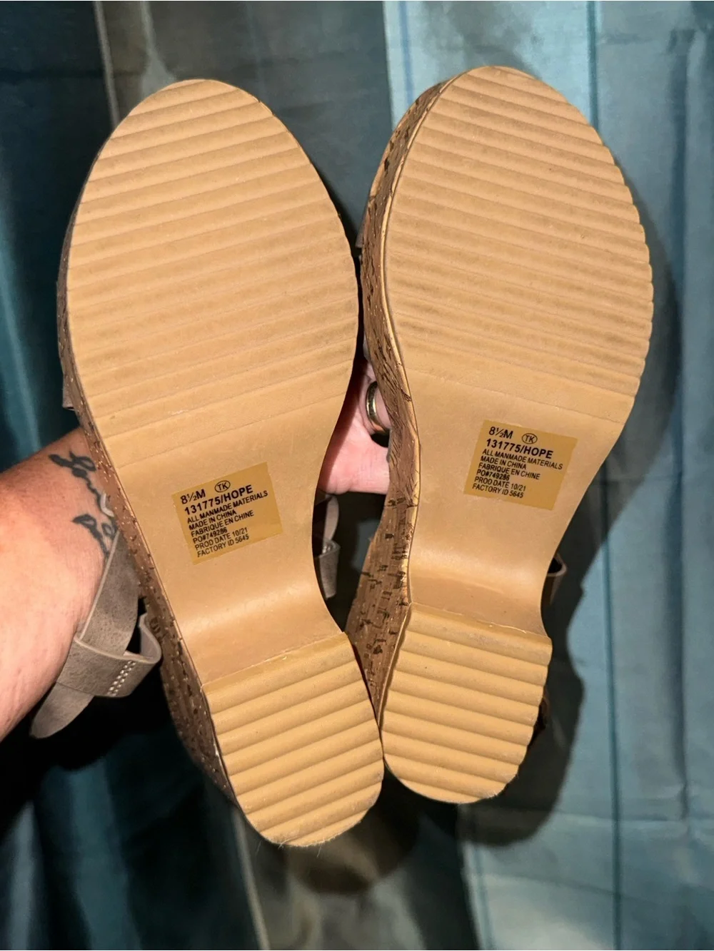 Maurices taupe crisscross